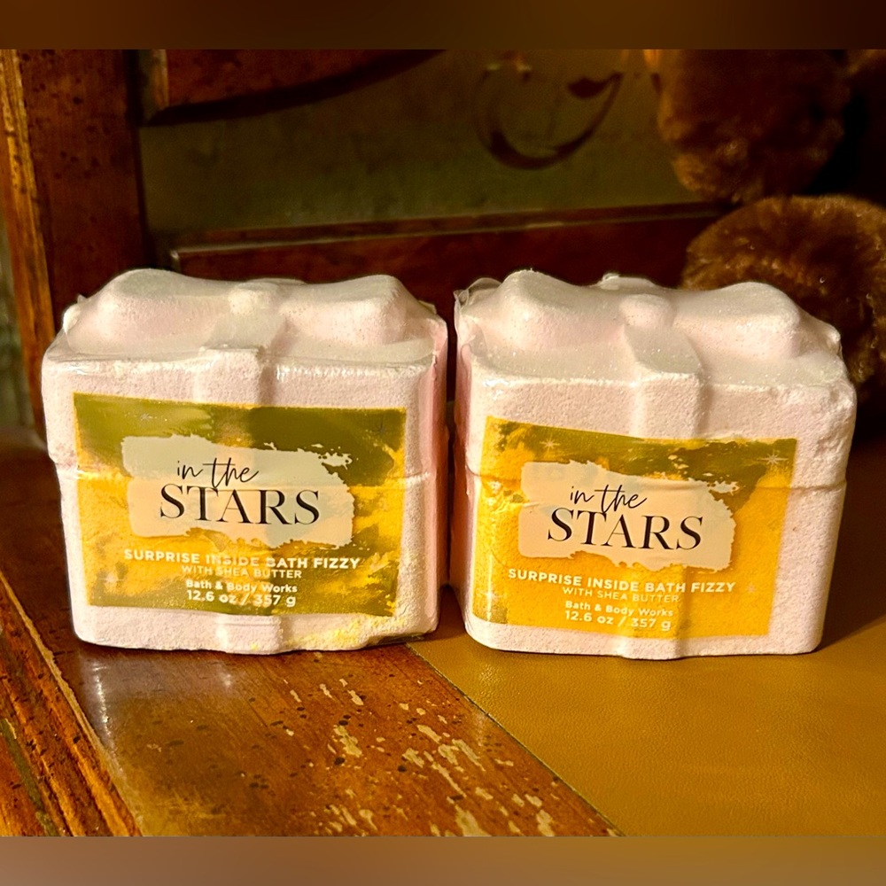 💛HTF 💛 BATH & BODY WORKS💛
🌟~IN THE STARS~🌟 Bath Fizzy Set